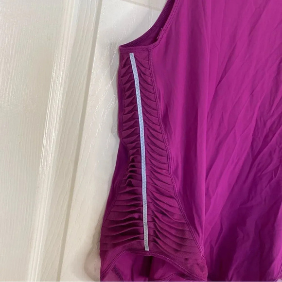 LULULEMON Making Moves Tank Top Size 8 Regal Plum REGP UPF 50+ Reflective - Picture 9 of 9